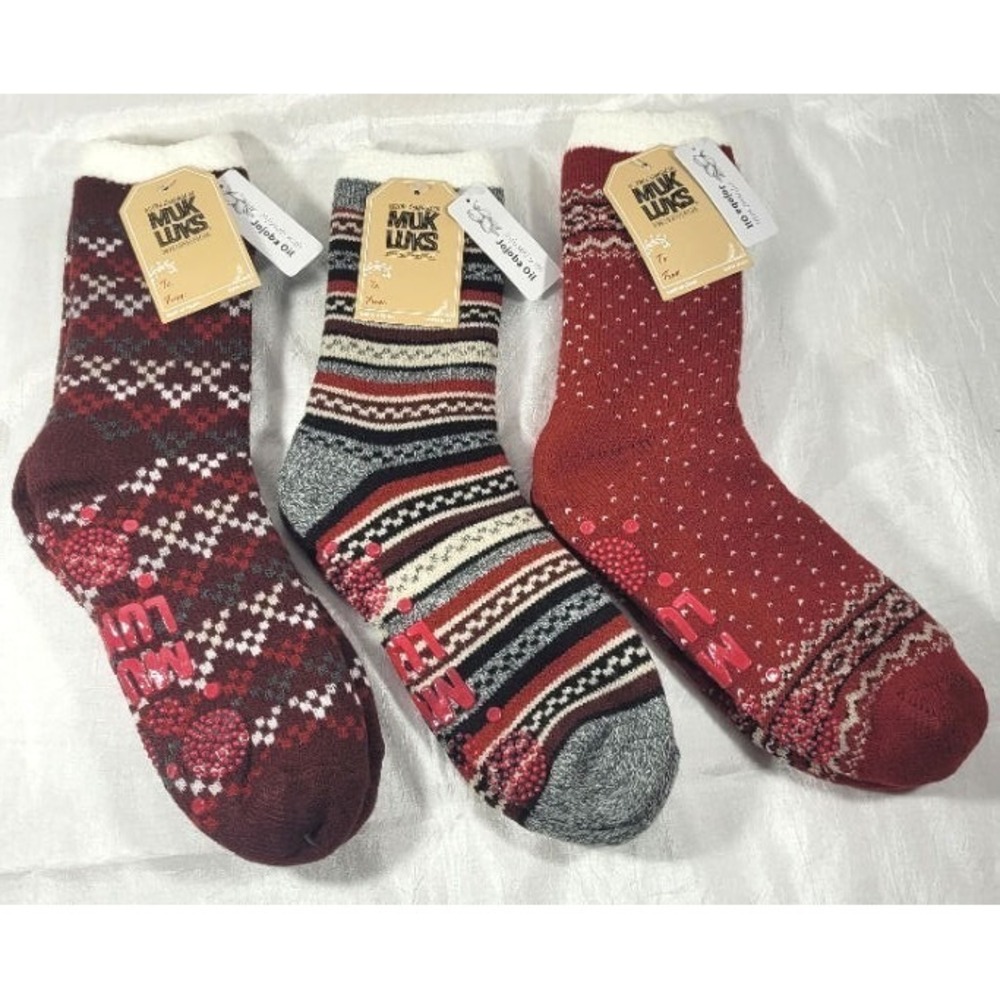3 Muk Luks Jojoba Infused Gripper Bottom Cabin Socks - Burgundy One Size (6-11)‎